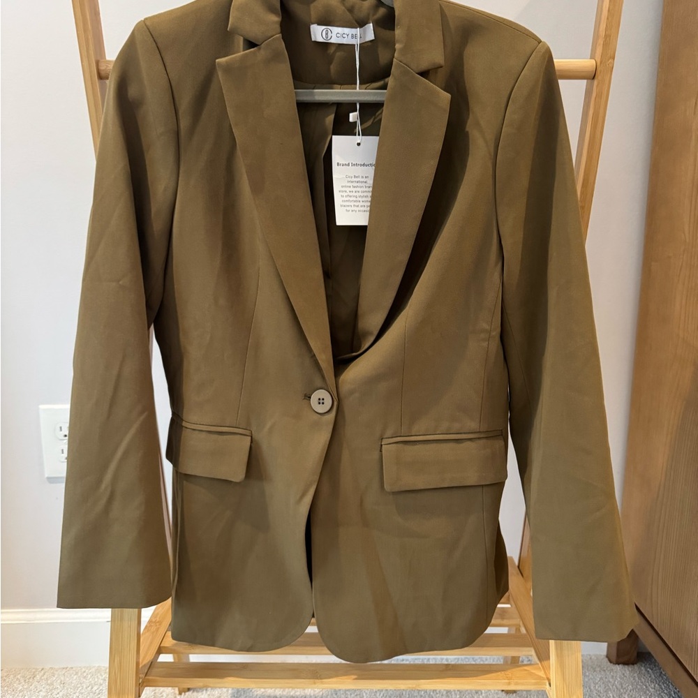 Elegant Olive Women's Blazer - Picture 2 of 4